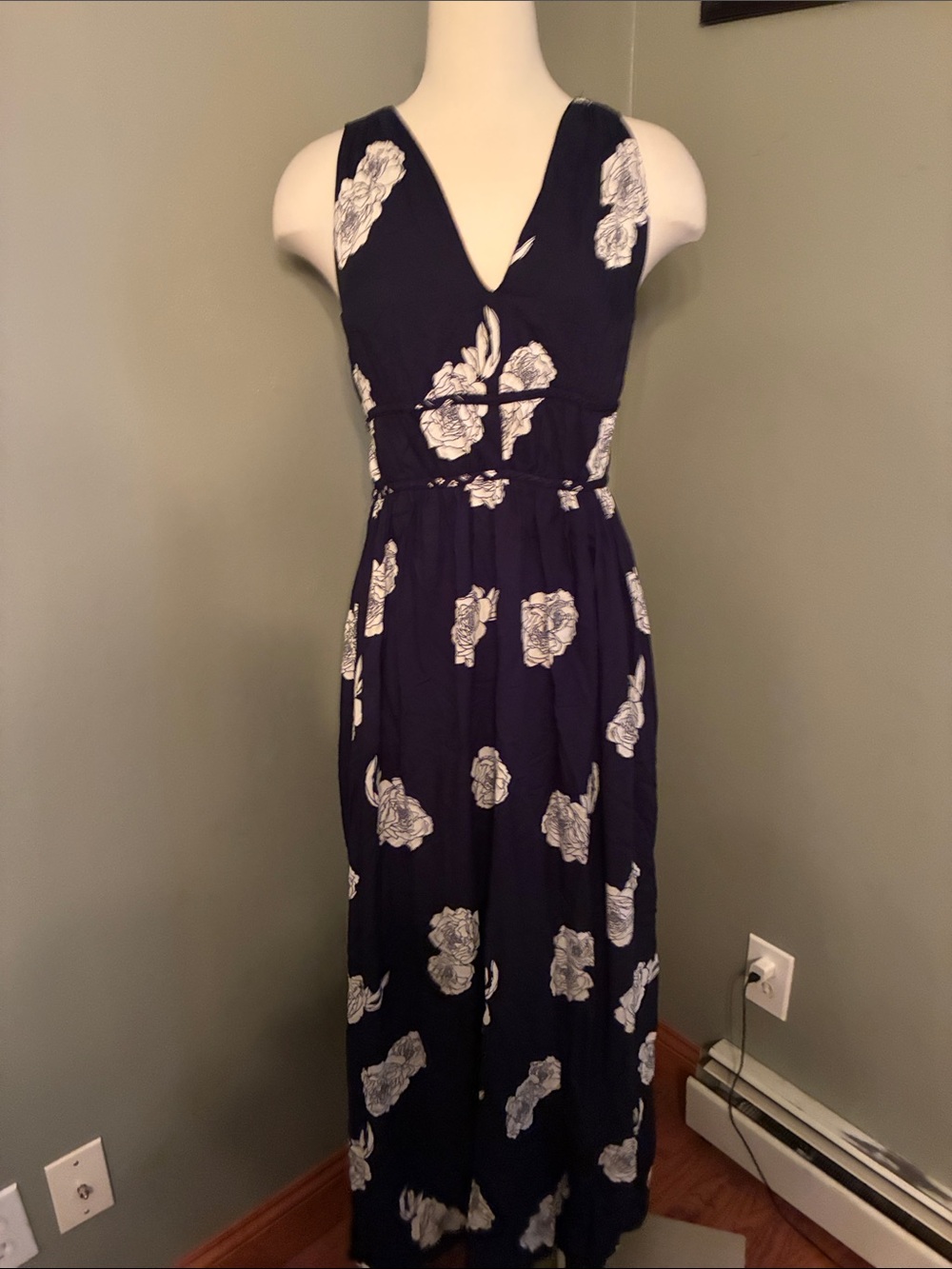 Japna Navy and White Floral V-Neck Maxi Dress